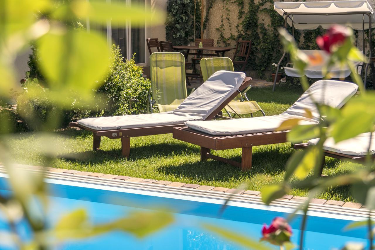 Guest House Butterfly Wing Odessa Dış mekan fotoğraf