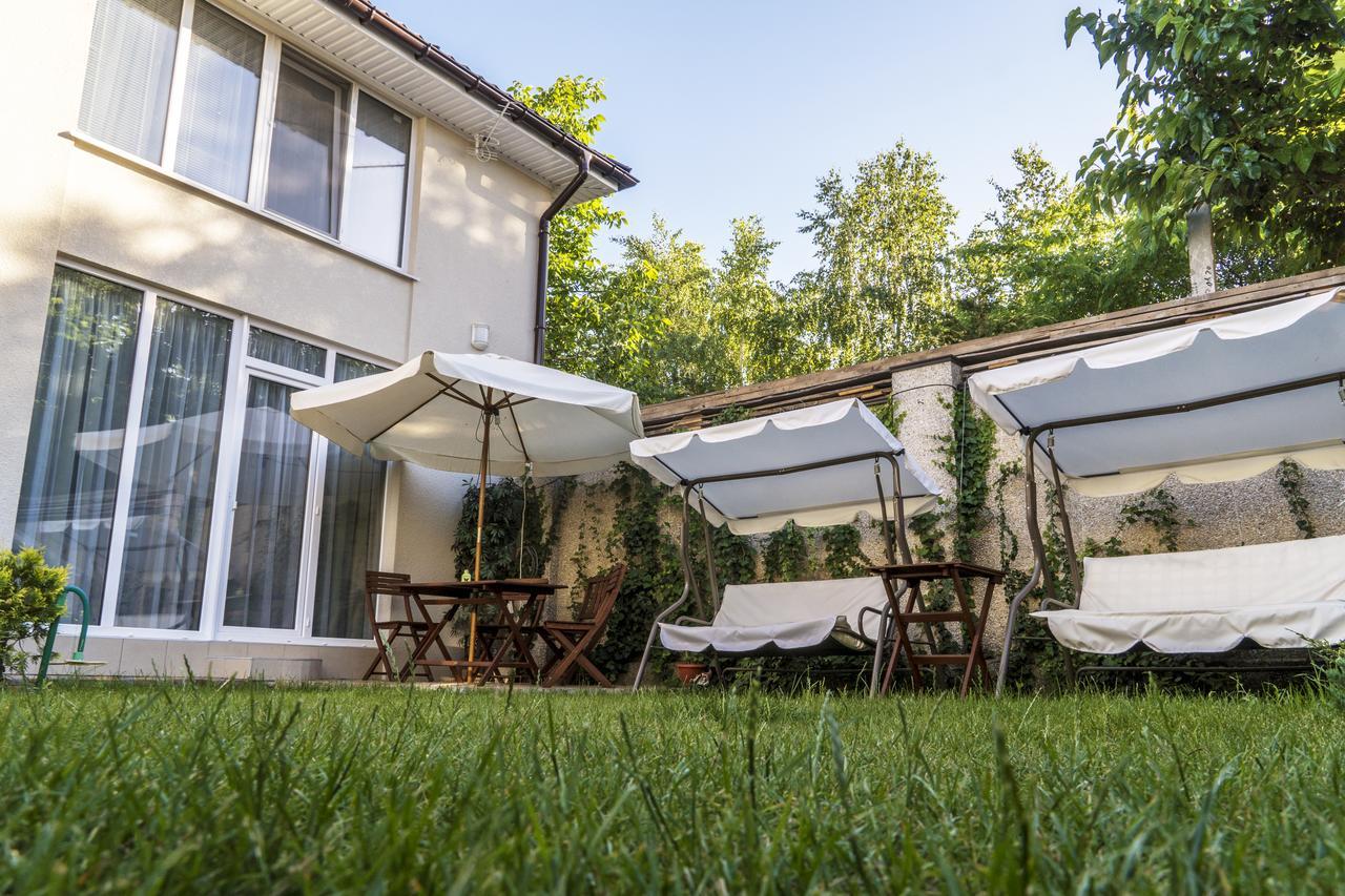 Guest House Butterfly Wing Odessa Dış mekan fotoğraf