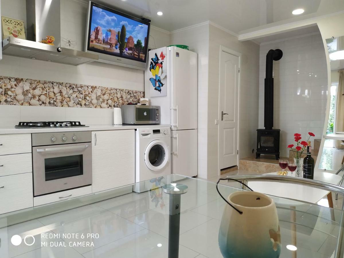 Guest House Butterfly Wing Odessa Dış mekan fotoğraf
