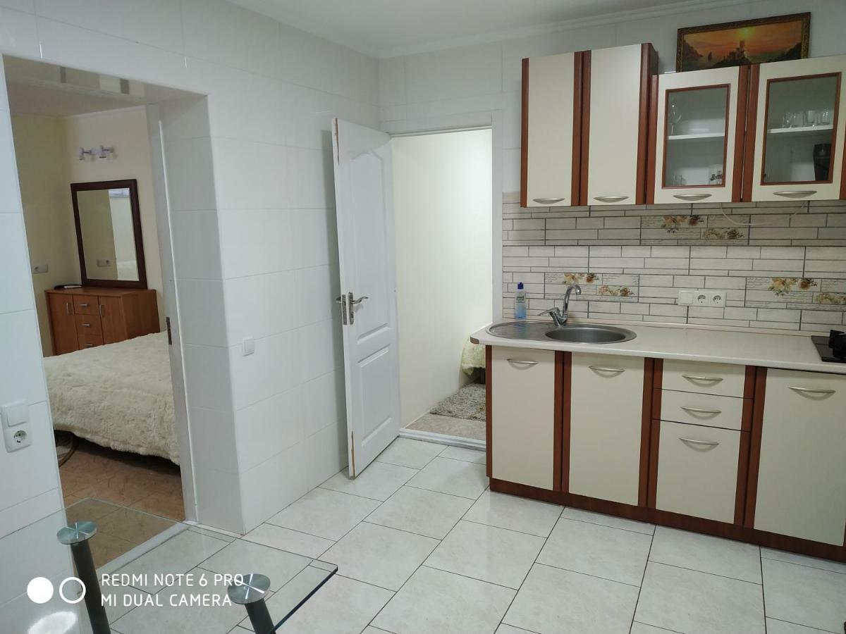 Guest House Butterfly Wing Odessa Dış mekan fotoğraf