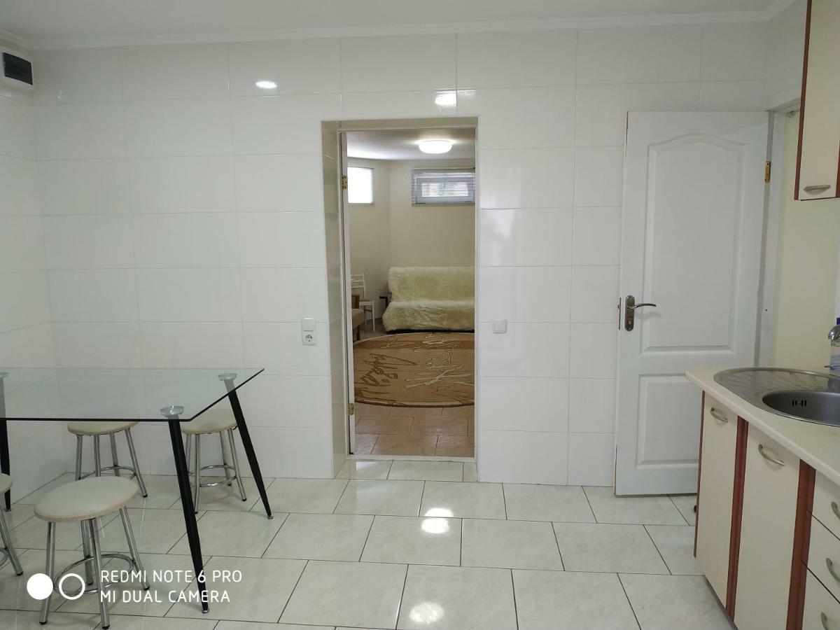 Guest House Butterfly Wing Odessa Dış mekan fotoğraf