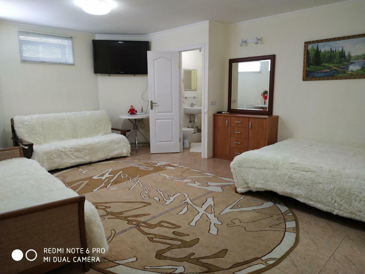 Guest House Butterfly Wing Odessa Dış mekan fotoğraf